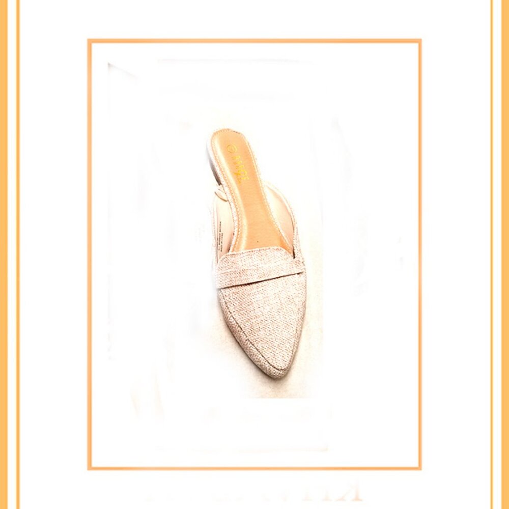 New Or Like New Rare & Unique Floor Model Canvas Slippers 39/9